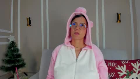 Abril jones online show from 12-05-25, 04:32