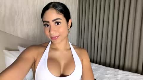 Snapshot of abril_victoria chatting on 07-21-26, 12:35 Abril Victoria online show from 07-21-26, 12:35