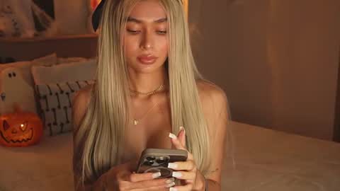 My name is Alexa. Please say hello I like to chat with you. If you have requests please use tip online show from 10-13-25, 12:43