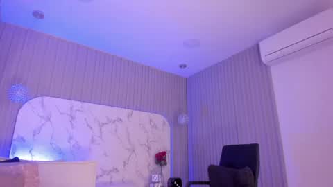 Snapshot of abrilbloom_ chatting on 06-14-26, 02:30 abril online show from 06-14-26, 02:30