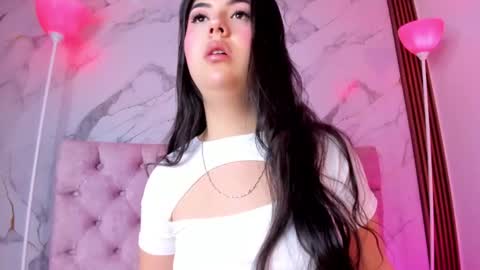 Snapshot of abrilquintana chatting on 07-31-26, 11:31 Abril online show from 07-31-26, 11:31