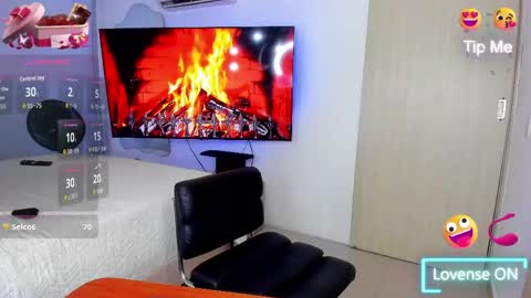 Snapshot of abrilstivenson_ chatting on 05-09-26, 03:01 itis S O F I A online show from 05-09-26, 03:01