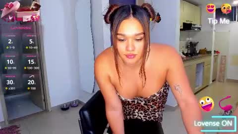 Snapshot of abrilstivenson_ chatting on 07-21-26, 12:57 itis S O F I A online show from 07-21-26, 12:57
