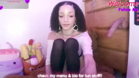 Snapshot of abruisedpeach chatting on 11-19-25, 05:07 Peach online show from 11-19-25, 05:07