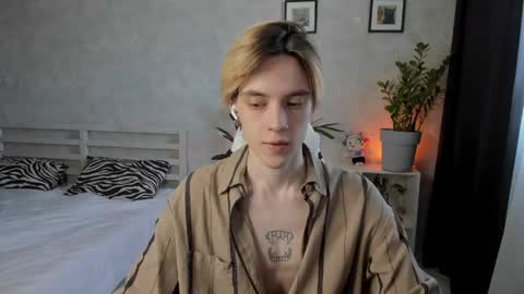 Snapshot of abslut chatting on 06-04-26, 06:52 Nick online show from 06-04-26, 06:52
