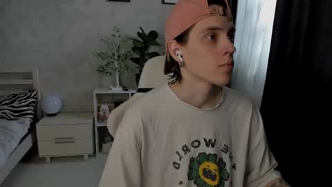 Snapshot of abslut chatting on 07-03-26, 01:17 Nick online show from 07-03-26, 01:17