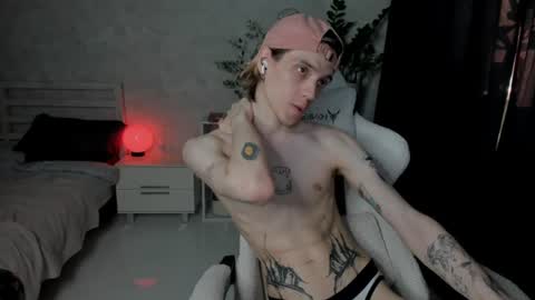 Snapshot of abslut chatting on 07-28-26, 02:13 Nick online show from 07-28-26, 02:13