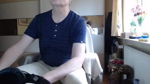 Snapshot of ach471 chatting on 11-12-25, 08:59 ach471 online show from 11-12-25, 08:59