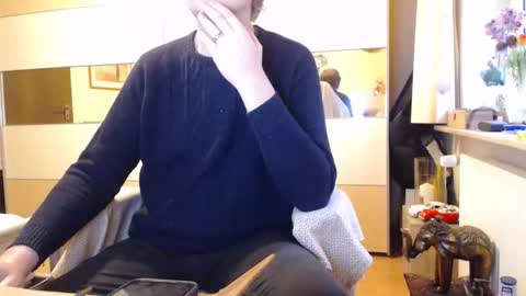 Snapshot of ach471 chatting on 12-05-25, 08:23 ach471 online show from 12-05-25, 08:23