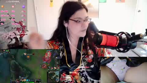 Snapshot of achubbygummy chatting on 04-25-26, 10:18 AChubbyGummy online show from 04-25-26, 10:18