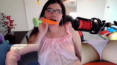 Snapshot of achubbygummy chatting on 05-08-26, 10:15 AChubbyGummy online show from 05-08-26, 10:15