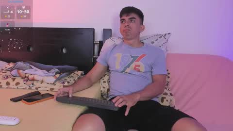 centric independent model   online show from 01-06-26, 09:39