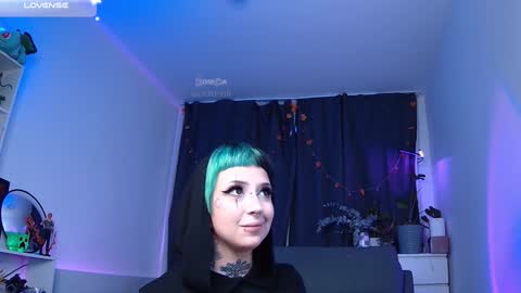 Snapshot of aciddroll chatting on 12-07-24, 09:22 Acid or Iya vacation November 19 to November 26 online show from 12-07-24, 09:22