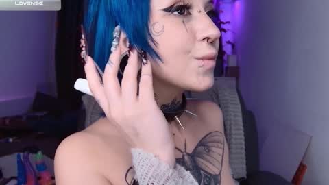 Snapshot of aciddroll chatting on 12-31-24, 01:15 Acid or Iya vacation November 19 to November 26 online show from 12-31-24, 01:15