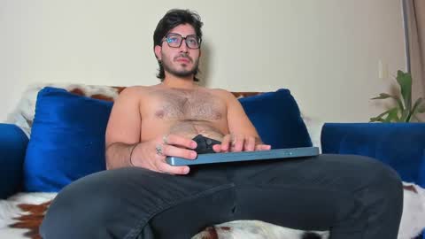 Snapshot of ackerman_eren_ chatting on 01-12-25, 06:27 R. online show from 01-12-25, 06:27