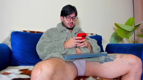 Snapshot of ackerman_eren_ chatting on 02-07-25, 11:12 R. online show from 02-07-25, 11:12