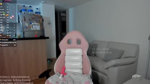 Helena online show from 01-02-25, 01:38