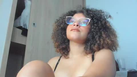 Snapshot of ada_gales_ chatting on 10-02-25, 04:08  Isa  online show from 10-02-25, 04:08