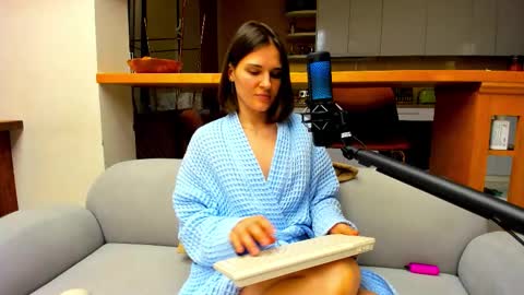 Ada   online show from 09-18-25, 05:04