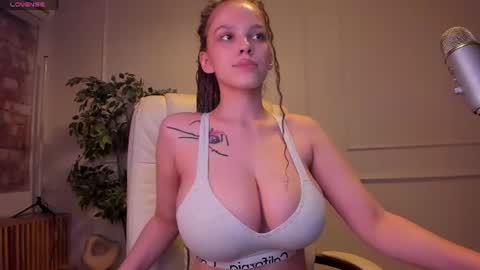 Snapshot of adalyn_glow chatting on 06-13-26, 02:48 Adalyn online show from 06-13-26, 02:48
