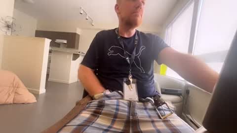 Snapshot of adam712292 chatting on 06-25-26, 12:21 Submissive ginger online show from 06-25-26, 12:21