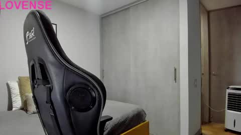 adam clarke online show from 10-19-25, 09:04