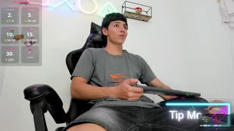 Snapshot of adam_clay21 chatting on 02-06-25, 07:51 ADAM online show from 02-06-25, 07:51