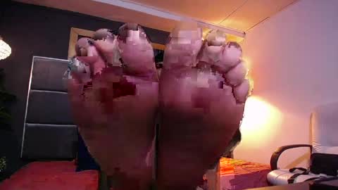 adam_fit19cm online show from 04-06-26, 01:56