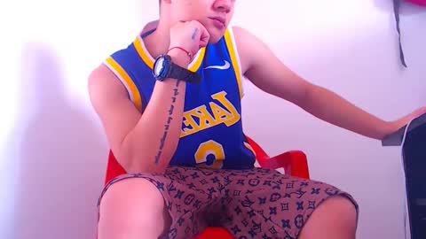 Snapshot of adam_hot11 chatting on 03-04-25, 08:27 adam hot11 online show from 03-04-25, 08:27