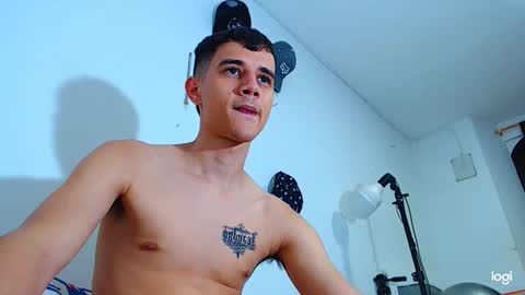 Snapshot of adam_hot11 chatting on 11-11-25, 11:05 adam hot11 online show from 11-11-25, 11:05