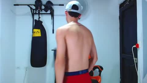 Snapshot of adam_hot11 chatting on 07-11-26, 12:35 adam hot11 online show from 07-11-26, 12:35