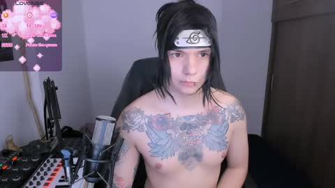 Snapshot of adam_rocket chatting on 06-05-26, 11:43 Adam online show from 06-05-26, 11:43