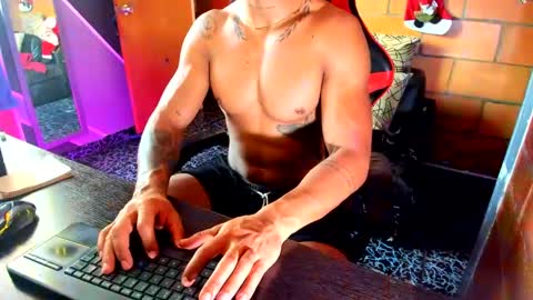 Snapshot of adam_valencia chatting on 12-21-24, 10:08 Adam Valencia online show from 12-21-24, 10:08