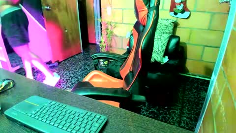 Snapshot of adam_valencia chatting on 12-22-24, 03:11 Adam Valencia online show from 12-22-24, 03:11