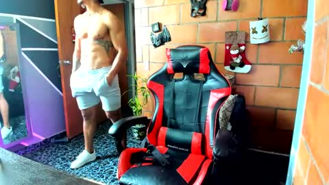 Snapshot of adam_valencia chatting on 12-23-24, 03:12 Adam Valencia online show from 12-23-24, 03:12