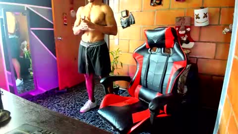 Snapshot of adam_valencia chatting on 12-24-24, 05:34 Adam Valencia online show from 12-24-24, 05:34