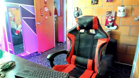 Snapshot of adam_valencia chatting on 12-31-24, 02:14 Adam Valencia online show from 12-31-24, 02:14