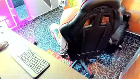 Snapshot of adam_valencia chatting on 01-17-25, 03:53 Adam Valencia online show from 01-17-25, 03:53