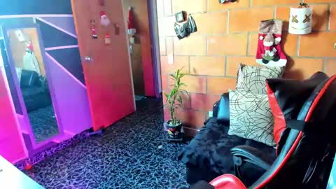 Snapshot of adam_valencia chatting on 01-20-25, 02:14 Adam Valencia online show from 01-20-25, 02:14