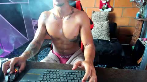 Snapshot of adam_valencia chatting on 01-27-25, 05:15 Adam Valencia online show from 01-27-25, 05:15