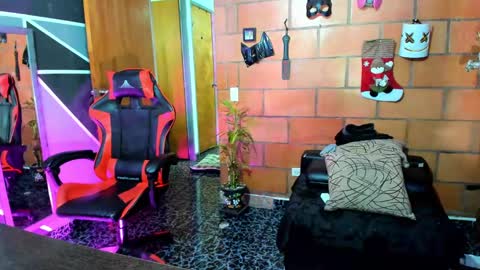 Snapshot of adam_valencia chatting on 02-15-25, 12:48 Adam Valencia online show from 02-15-25, 12:48