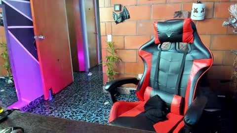 Snapshot of adam_valencia chatting on 02-21-25, 03:43 Adam Valencia online show from 02-21-25, 03:43