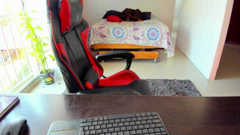 Snapshot of adam_valencia chatting on 09-21-25, 02:40 Adam Valencia online show from 09-21-25, 02:40