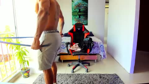 Snapshot of adam_valencia chatting on 09-25-25, 04:32 Adam Valencia online show from 09-25-25, 04:32