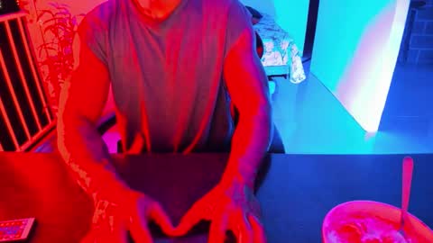 Snapshot of adam_valencia chatting on 10-05-25, 11:13 Adam Valencia online show from 10-05-25, 11:13