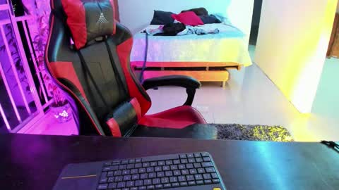 Snapshot of adam_valencia chatting on 10-14-25, 12:22 Adam Valencia online show from 10-14-25, 12:22