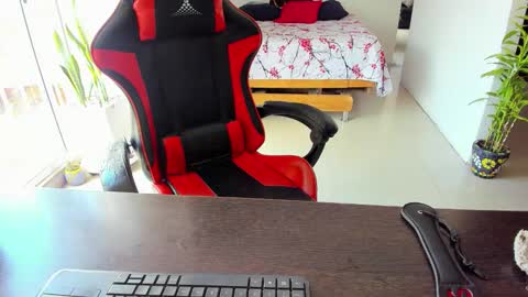 Snapshot of adam_valencia chatting on 10-21-25, 03:46 Adam Valencia online show from 10-21-25, 03:46