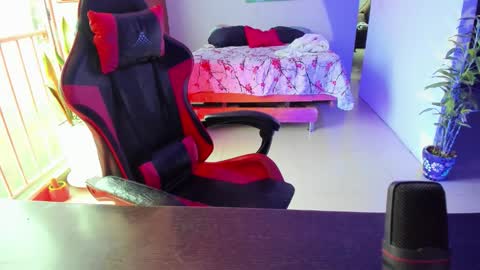 Snapshot of adam_valencia chatting on 10-23-25, 07:01 Adam Valencia online show from 10-23-25, 07:01