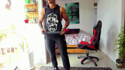 Snapshot of adam_valencia chatting on 10-27-25, 07:40 Adam Valencia online show from 10-27-25, 07:40