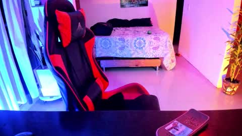 Snapshot of adam_valencia chatting on 11-09-25, 04:00 Adam Valencia online show from 11-09-25, 04:00